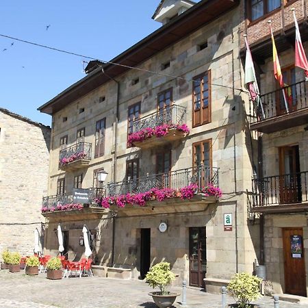 Posada Casa De Don Guzman فيغا دي باس المظهر الخارجي الصورة